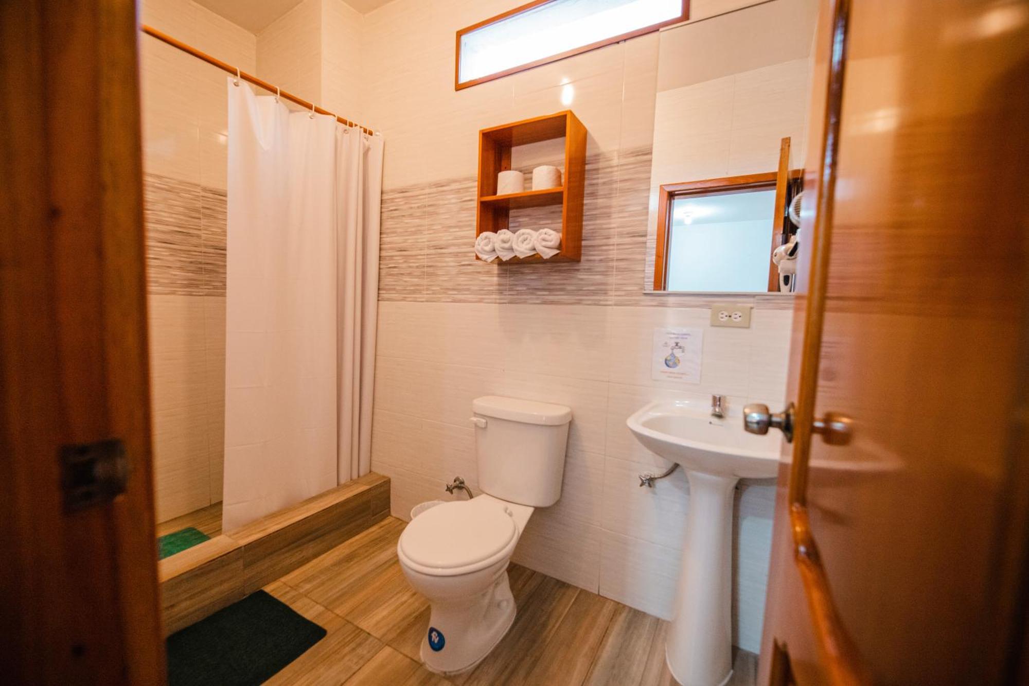 Suites En El Centro Puerto Ayora  Zewnętrze zdjęcie